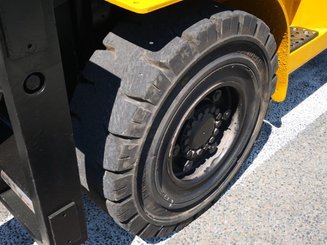 Четырехопорные погрузчики Caterpillar DP50K - 10