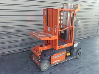 Строительный подъёмник с вертикальной мачтой JLG TOUCAN DUO