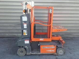 Строительный подъёмник с вертикальной мачтой JLG TOUCAN DUO