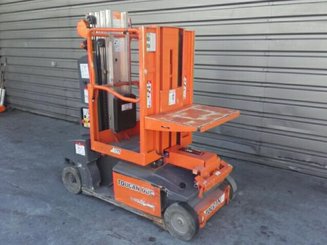 Строительный подъёмник с вертикальной мачтой JLG TOUCAN DUO