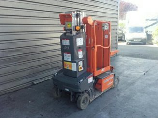 Строительный подъёмник с вертикальной мачтой JLG TOUCAN DUO
