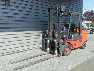 Четырехопорные погрузчики Fenwick E40P