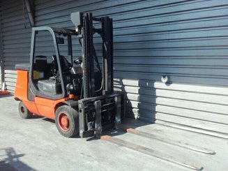 Четырехопорные погрузчики Fenwick E40P