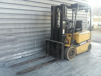 Четырехопорные погрузчики Caterpillar EP25K-PAC