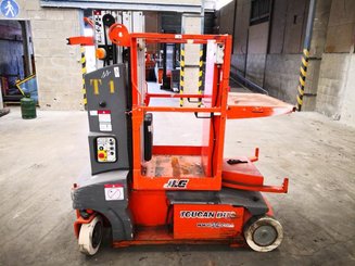 Строительный подъёмник с вертикальной мачтой JLG TOUCAN DUO