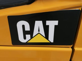 Четырехопорные погрузчики Caterpillar GP40N