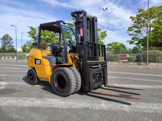 Четырехопорные погрузчики Caterpillar GP40N