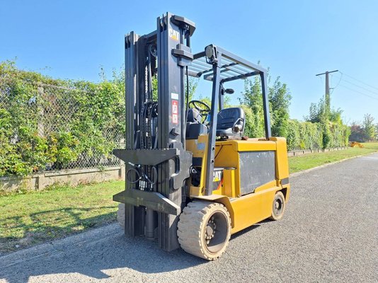 Четырехопорные погрузчики Caterpillar EC55N - 1