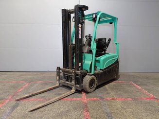 Трехопорные погрузчики Yale ERP16VTLWB - 1