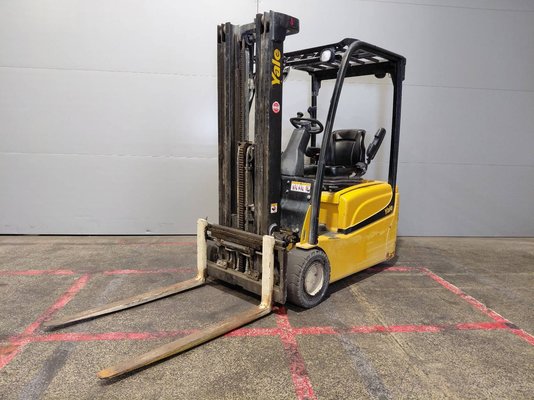 Трехопорные погрузчики Yale ERP18VT - 1