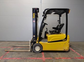 Трехопорные погрузчики Yale ERP18VT