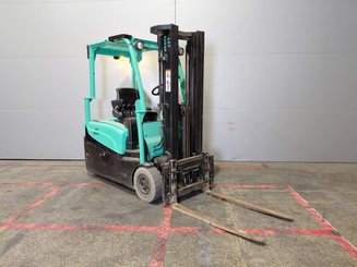 Трехопорные погрузчики Yale ERP16VTLWB - 1