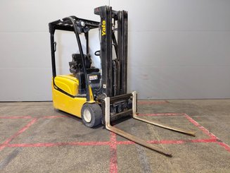 Трехопорные погрузчики Yale ERP18VT