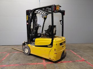 Трехопорные погрузчики Yale ERP18VT
