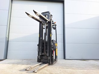 Штабелеры с платформой для оператора Caterpillar NSR20N