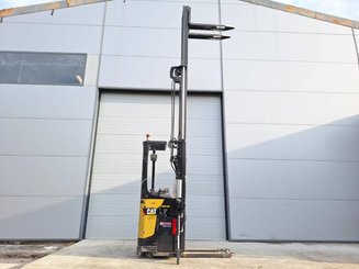 Штабелеры с платформой для оператора Caterpillar NSR20N