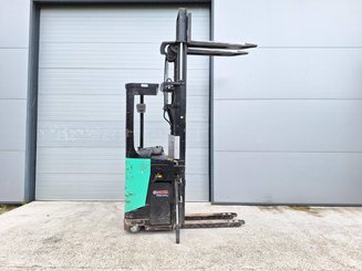 Штабелеры с платформой для оператора Caterpillar NSR20N