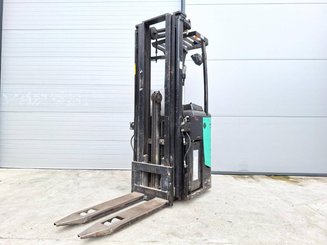 Штабелеры с платформой для оператора Caterpillar NSR20N