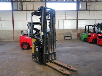 Штабелеры с платформой для оператора Caterpillar NSR20N