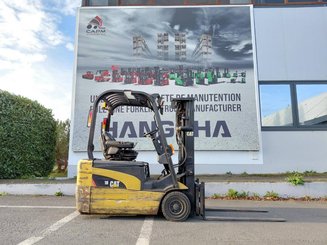 Трехопорные погрузчики Caterpillar EP18NT