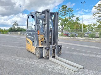 Трехопорные погрузчики Caterpillar EP16NT