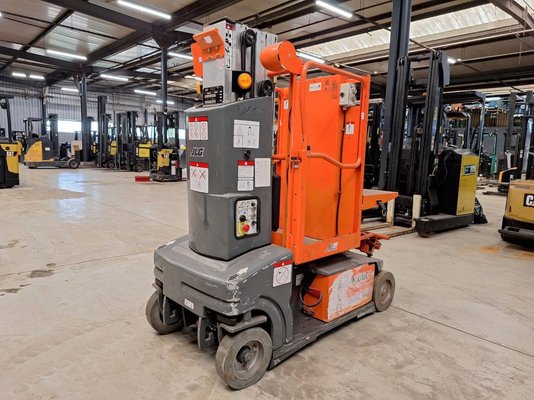 Строительный подъёмник с вертикальной мачтой JLG TOUCAN DUO - 1