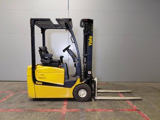 Трехопорные погрузчики Yale ERP15VC