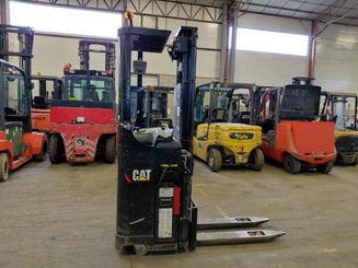 Штабелеры с платформой для оператора Caterpillar NSR16N