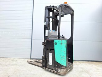 Штабелеры с платформой для оператора Caterpillar NSR20N