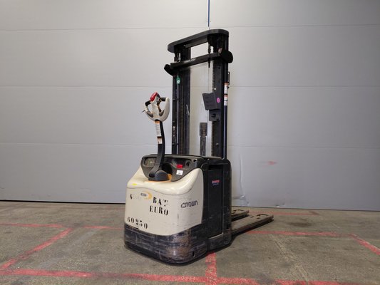 Штабелер Crown ESI4000-14 - 1