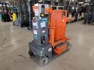 Строительный подъёмник с вертикальной мачтой JLG TOUCAN DUO