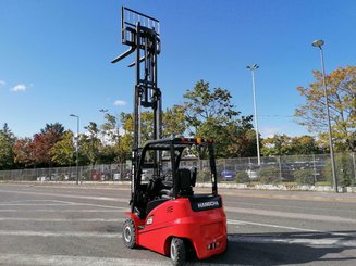 Четырехопорные погрузчики Hangcha A4W25 - 2