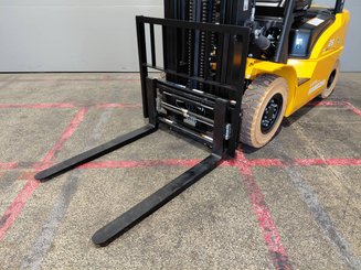 Четырехопорные погрузчики Hangcha XE25i ( CPD25-XEY2HA-SI )