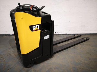 Четырехопорные погрузчики Caterpillar NPR20N