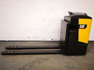 Четырехопорные погрузчики Caterpillar NPR20N