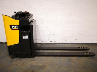 Четырехопорные погрузчики Caterpillar NPR20N