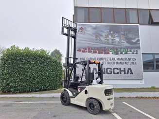 Четырехопорные погрузчики Hangcha XF30D