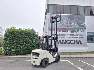 Четырехопорные погрузчики Hangcha XF30D