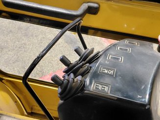 Четырехопорные погрузчики Caterpillar GP25 - 8