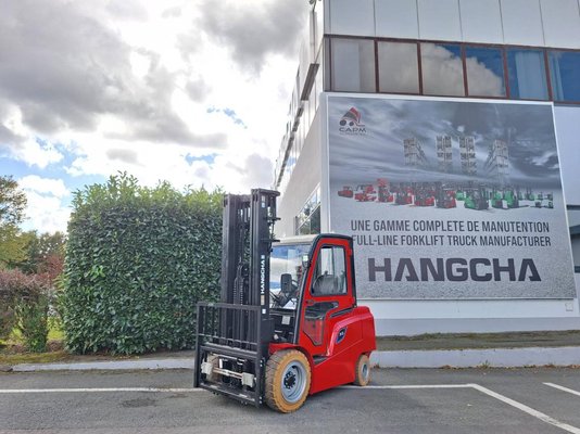 Четырехопорные погрузчики Hangcha AE30 - 1