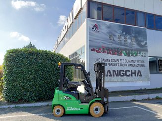 Четырехопорные погрузчики Hangcha XC25i