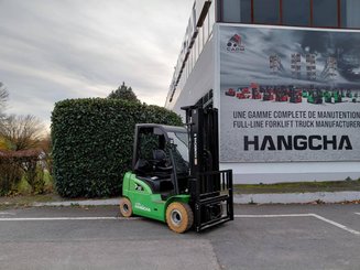 Четырехопорные погрузчики Hangcha XC30i