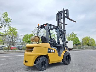 Четырехопорные погрузчики Caterpillar GP35 NTD