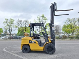 Четырехопорные погрузчики Caterpillar GP35 NTD