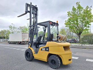 Четырехопорные погрузчики Caterpillar GP35 NTD