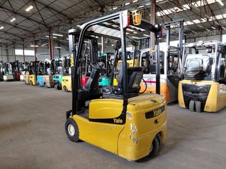Трехопорные погрузчики Yale ERP15VTSWB