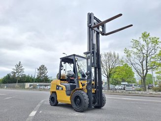 Четырехопорные погрузчики Caterpillar GP35 NTD