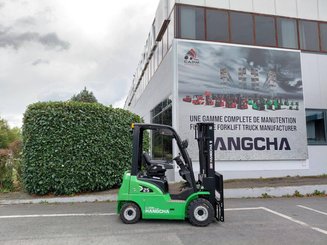 Четырехопорные погрузчики Hangcha XC25i