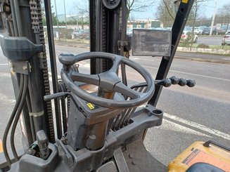 Четырехопорные погрузчики Caterpillar EP25K