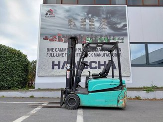 Трехопорные погрузчики Yale ERP16VTLWB